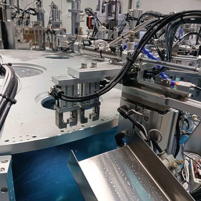 Desiccant Cap Filling Machine Gel Cap Machine With Servo Motor And Indexing Drive