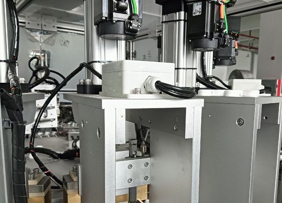 Polished Surface And Servo-Linked Rod Structure For Even And Stable Pressure Euro Cap Assembly Machine
