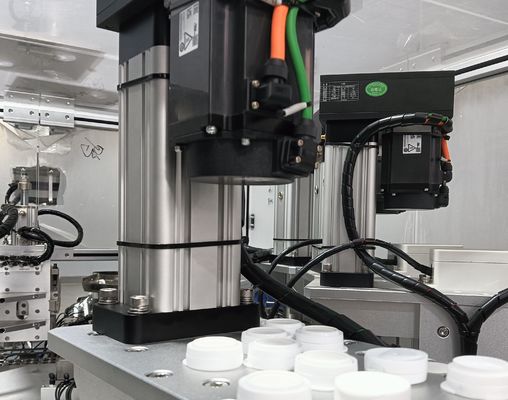 Desiccant Caps Assembly Machine For Pharmaceutical And Health Care Separate Exits For Qualified And Unqualified Products
