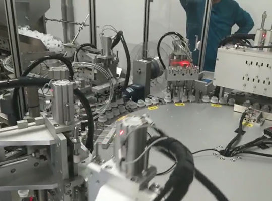 Servo-driven Eurocap automated assembly machine, stable and efficient operation, high yield rate.