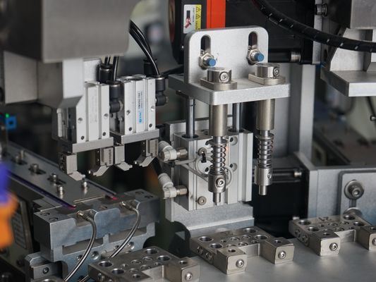 Automated assembly machine for blood collection needles with carousel operation, customized according to customer needs, high capacity