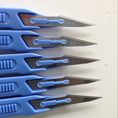 Disposable scalpel automated assembly machine can be customized according to customer's products, stable performance, fast operating rate