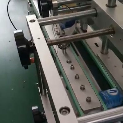 Automated Labeling Machine Connected By Belt Reducing Labor Costs High Efficiency