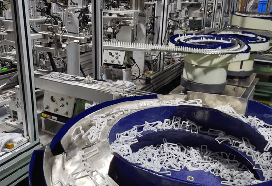 Easy Maintenance And Operation With Independent Manipulators In Daily Necessities Assembly Machine