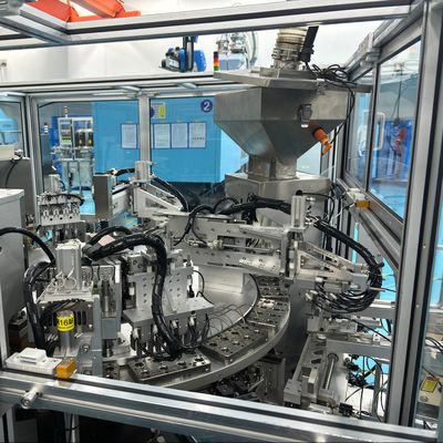 Moisture-proof Cap Automatic Filling Machine PLC Remote Control Touch Screen Operation