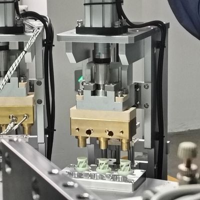 Stable Running Speed And High Assembly Accuracy Desiccant Cap Silica Gel Filling Sealing Cap Assembly Machine With Servo Motor And Indexing Drive
