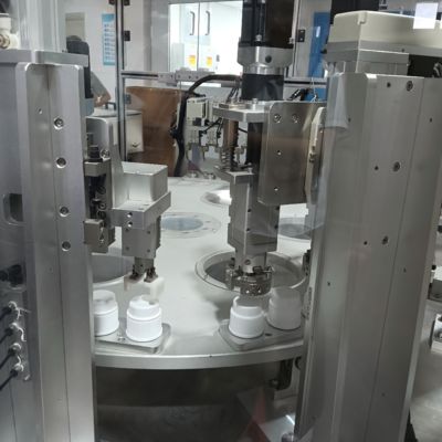 Non-standard automated liquid detergent cap assembly machine, turntable operation, high pass rate
